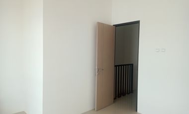 Rumah siap huni, 2 lantai lokasi depok, sudah shm