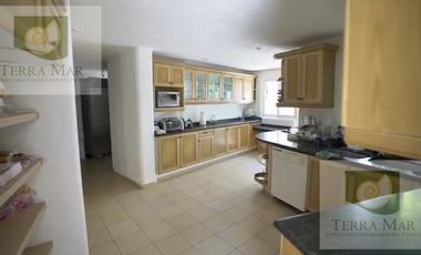 Renta y vende casa, ubicada en Las Brisas