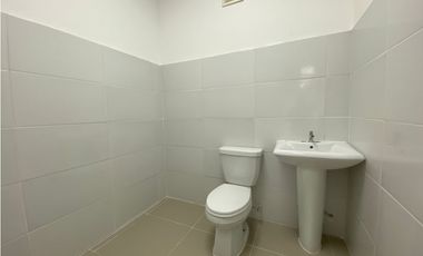 ALBROOK / LOCAL / 108M / DIVISIONES / CON ACABADOS / SOBRE VIA  YH