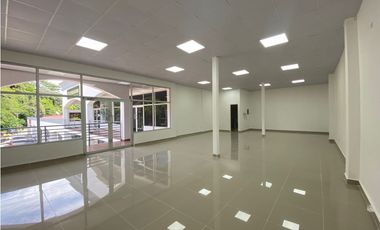 ALBROOK / LOCAL / 108M / DIVISIONES / CON ACABADOS / SOBRE VIA  YH