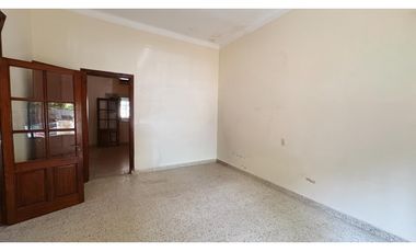 EN VENTA CASA 2 DORMITORIOS CALLE 25 DE MAYO ZONA CENTRICA