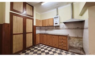 EN VENTA CASA 2 DORMITORIOS CALLE 25 DE MAYO ZONA CENTRICA