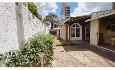 EN VENTA CASA 2 DORMITORIOS CALLE 25 DE MAYO ZONA CENTRICA