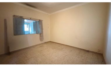 EN VENTA CASA 2 DORMITORIOS CALLE 25 DE MAYO ZONA CENTRICA