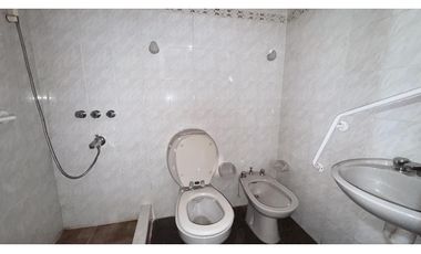 EN VENTA CASA 2 DORMITORIOS CALLE 25 DE MAYO ZONA CENTRICA