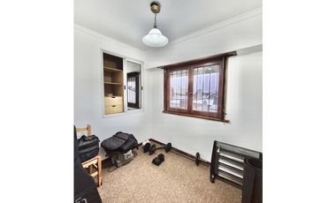 VENTA CHALET CON DEPARTAMENTO EN BARRIO CHAUVIN