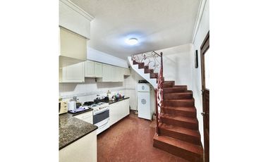 VENTA CHALET CON DEPARTAMENTO EN BARRIO CHAUVIN