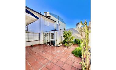 VENTA CHALET CON DEPARTAMENTO EN BARRIO CHAUVIN
