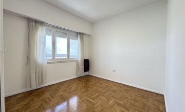 DEPARTAMENTO 3 AMB  SALTA 576  Primer piso por Escalera.