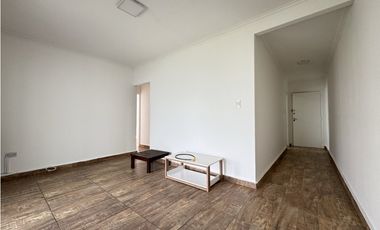 DEPARTAMENTO 3 AMB  SALTA 576  Primer piso por Escalera.