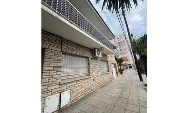 DEPARTAMENTO 3 AMB  SALTA 576  Primer piso por Escalera.