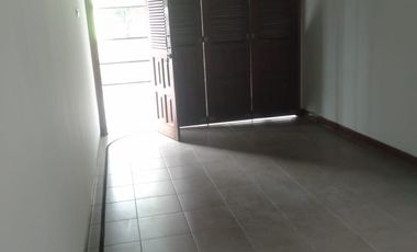 Di sewakan rumah mewah tanjung duren 5KT carpot luas posisi hoek