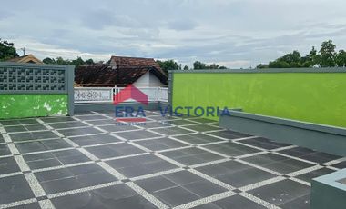 disewakan terdapat 3 bangunan bisa digunakan kantor maupun rumah