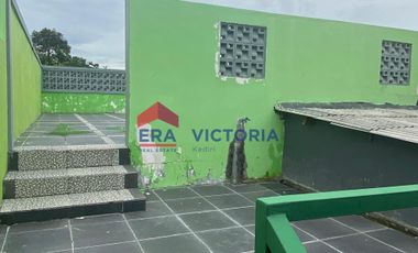 disewakan terdapat 3 bangunan bisa digunakan kantor maupun rumah