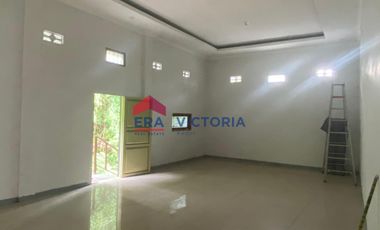 disewakan terdapat 3 bangunan bisa digunakan kantor maupun rumah