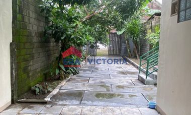 disewakan terdapat 3 bangunan bisa digunakan kantor maupun rumah