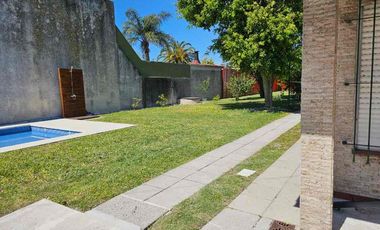 Chalet en venta en Remedios de Escalada Oeste