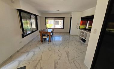 Chalet en venta en Remedios de Escalada Oeste