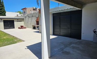 Chalet en venta en Remedios de Escalada Oeste