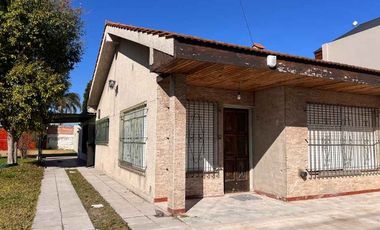 Chalet en venta en Remedios de Escalada Oeste