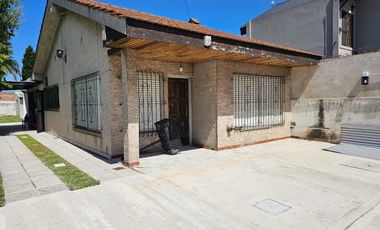 Chalet en venta en Remedios de Escalada Oeste