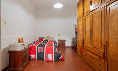 PH en venta 4 amb con patio planta baja Carapachay