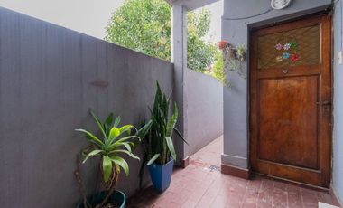 PH en venta 4 amb con patio planta baja Carapachay