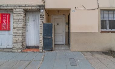 PH en venta 4 amb con patio planta baja Carapachay