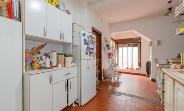 PH en venta 4 amb con patio planta baja Carapachay