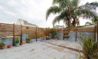 PH en venta 4 amb con patio planta baja Carapachay