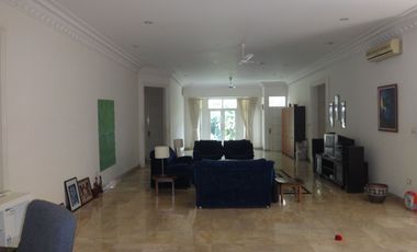 DISEWAKAN RUMAH DI CILANDAK, JAKSEL LT.725m2 ADA SWIMMING POOL