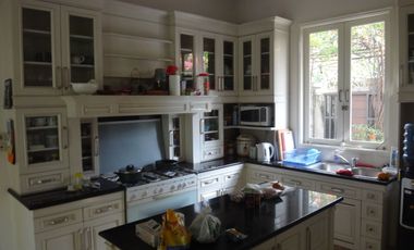 DISEWAKAN RUMAH DI CILANDAK, JAKSEL LT.725m2 ADA SWIMMING POOL