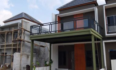 Rumah 2 lantai siap huni akses dekat tol dan LRT