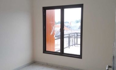 Rumah 2 lantai siap huni akses dekat tol dan LRT