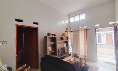 Rumah Cluster Furnish Colomadu Cantik Siap Huni Nyaman