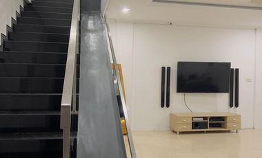 Villa Modern Minimalis Lokasi Strategis Padang Sambian Bali