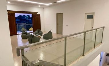 Villa Modern Minimalis Lokasi Strategis Padang Sambian Bali