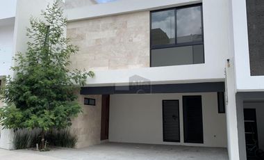 Casa en venta en Privada Forja Real en Fuerte Ventura, San Luis Potosí