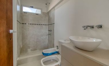 Dúplex venta, City bell. 3 dormitorios. A estrenar