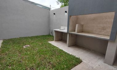 Dúplex venta, City bell. 3 dormitorios. A estrenar