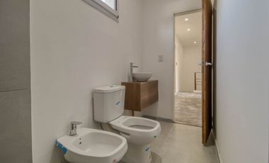Dúplex venta, City bell. 3 dormitorios. A estrenar