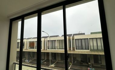 DISEWAKAN CLUSTER CALIFORNIA 2 KAMAR RUMAH MILENIAL PIK 2