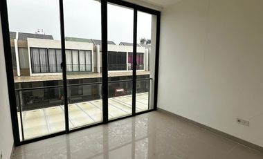 DISEWAKAN CLUSTER CALIFORNIA 2 KAMAR RUMAH MILENIAL PIK 2