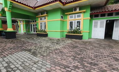 Rumah Dan Ruang Usaha luas tanah 1099m² Tengah Kota Banjarsari Solo