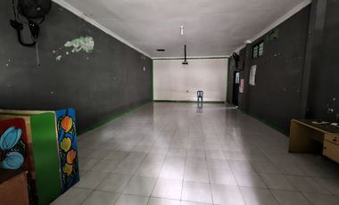 Rumah Dan Ruang Usaha luas tanah 1099m² Tengah Kota Banjarsari Solo