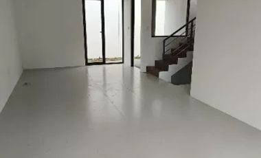 Dijual rumah mewah 2 lantai siap huni di Dago kodya bandung