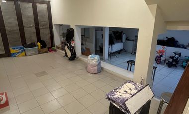 Disewakan rumah pik 1 kayara ada basement siap huni rapi semi furnish