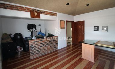 Zona de Oro 1: Bella Propiedad con finos acabados en excelente conservación