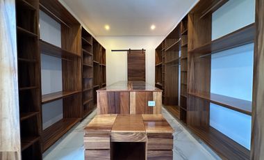 Casa en venta con vista a campo y lago en la privada Kilil, Yucatán Country Club