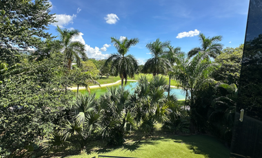 Casa en venta con vista a campo y lago en la privada Kilil, Yucatán Country Club